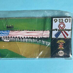 9 -11-01 San Francisco GIANTS Firefighters We Will Never Forget USA Flag Pin